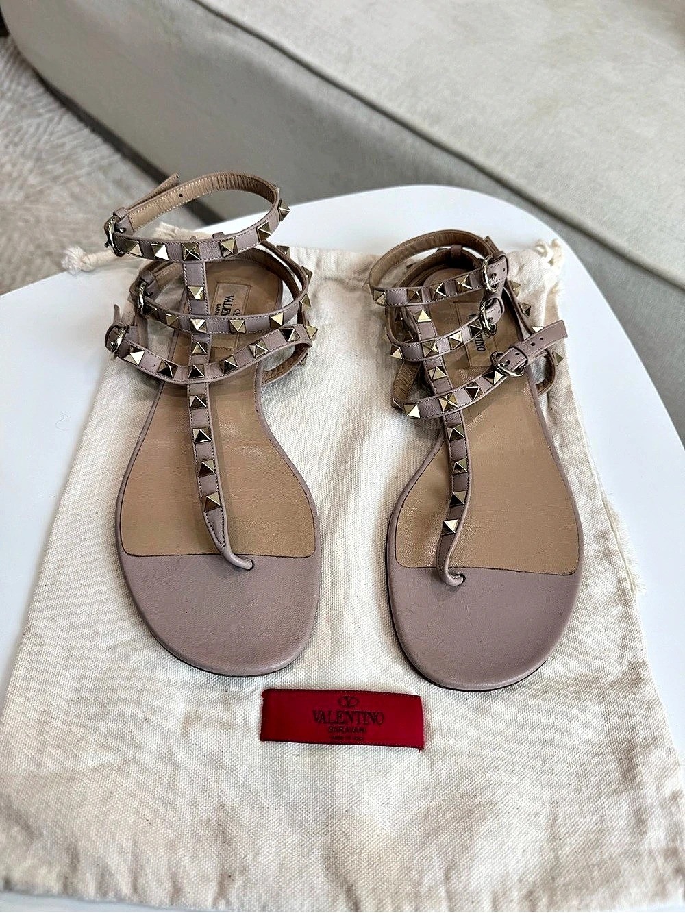 Authentic* Valentino Garavani Rockstud Poudre Leather Gladiator Flat Sandals EU